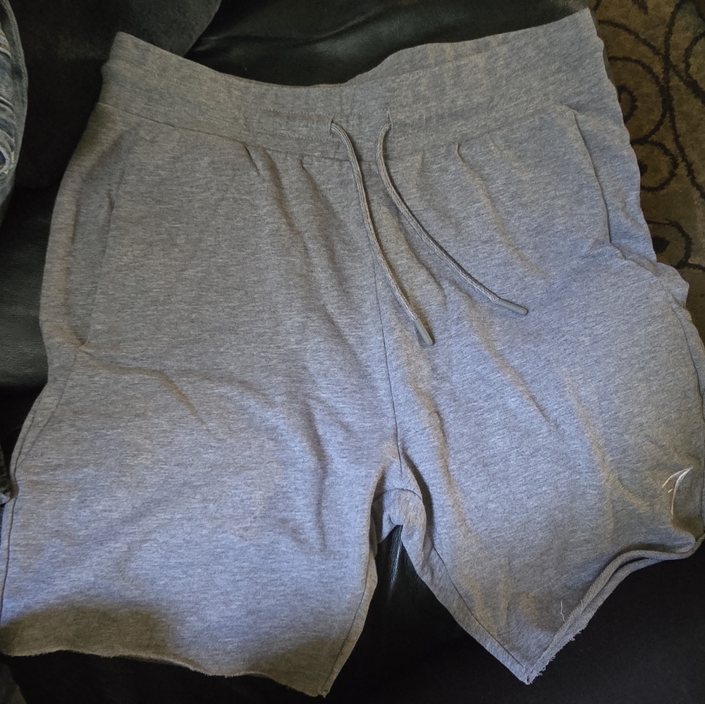 HOST PICK! 🎉🎊 Gymshark Gray Athletic Men's Shorts szS NWOT - Picture 2 of 5